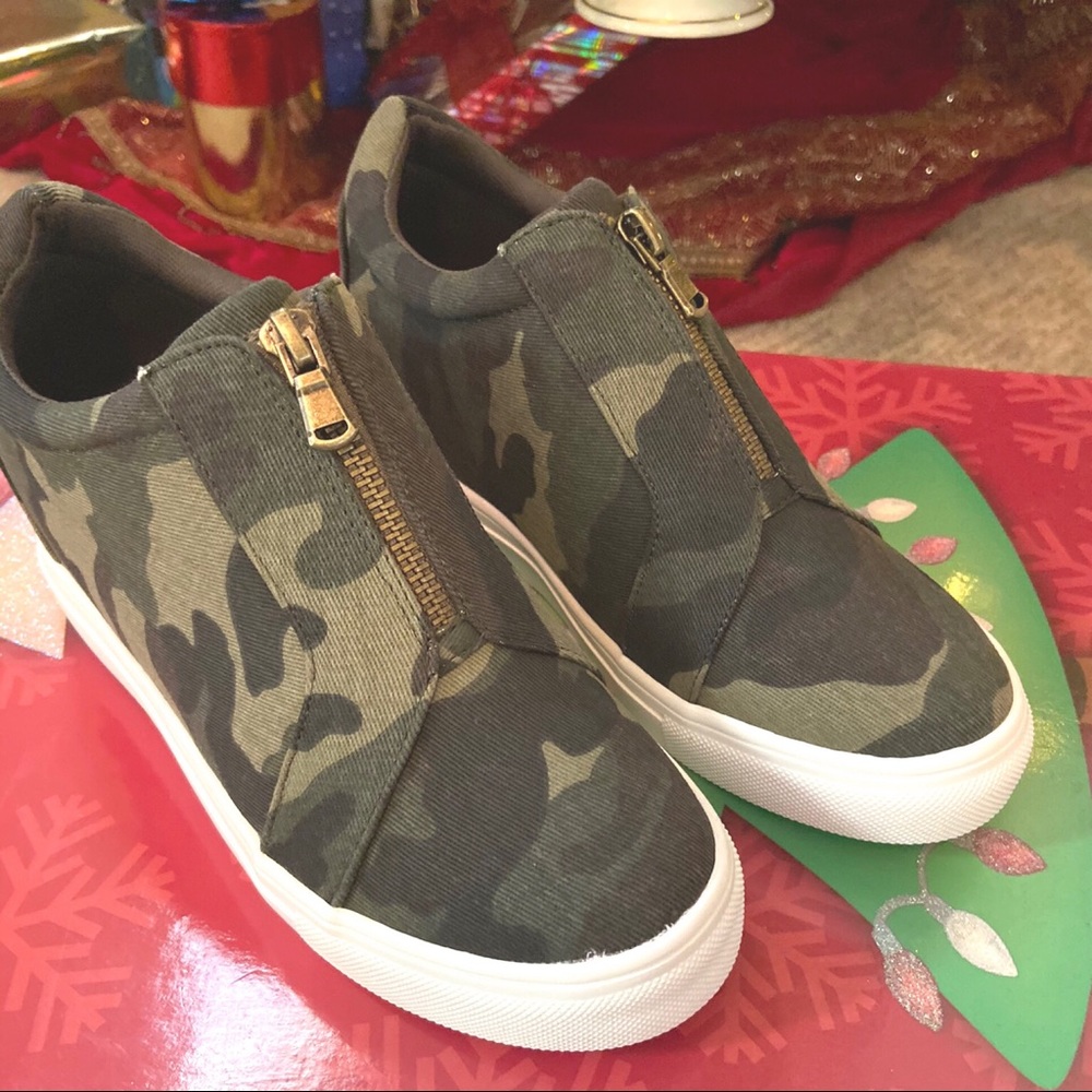 CLEARANCE-FIRM‼️5🌟Dex Camo Sneakers - Picture 4 of 7